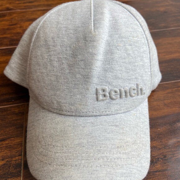 BENCH HAT - Picture 1 of 1